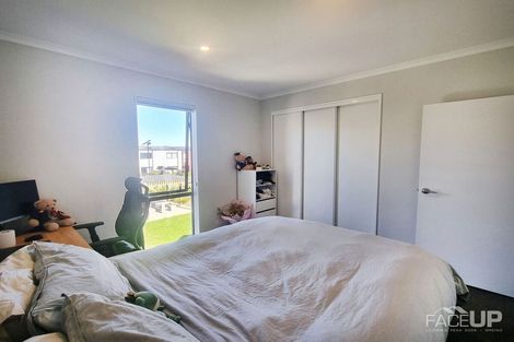 Photo of property in 1 Ko Tohu Place, Hobsonville, Auckland, 0616