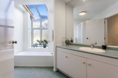 Photo of property in 35 Oakpark Place, West Harbour, Auckland, 0618