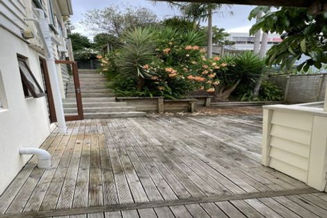 Photo of property in 2/20a Rawene Road, Birkenhead, Auckland, 0626