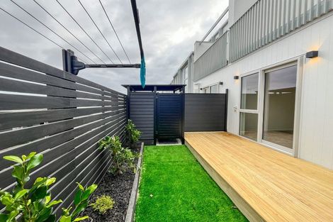 Photo of property in 13/9 Aeroview Drive, Beach Haven, Auckland, 0626