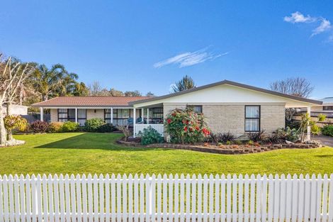 Photo of property in 52 Racecourse Road, Waiuku, 2123