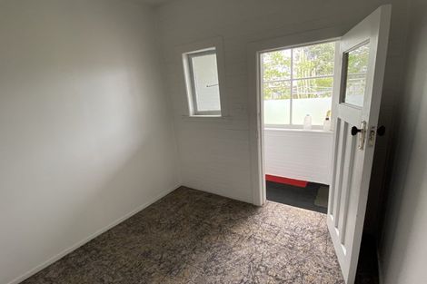 Photo of property in 94 Endeavour Street, Lyall Bay, Wellington, 6022