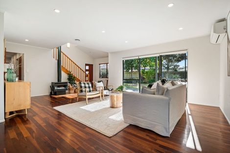 Photo of property in 48 Lakeside Drive, Orewa, 0931