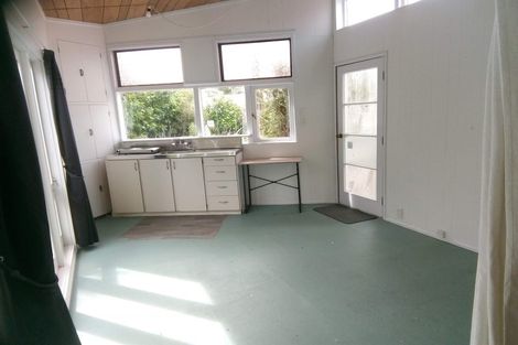 Photo of property in 31 Matama Road, Glen Eden, Auckland, 0602
