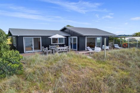 Photo of property in 175 Pukehina Parade, Pukehina, 3189