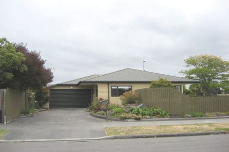 Photo of property in 3 Pinaster Place, Parklands, Christchurch, 8083