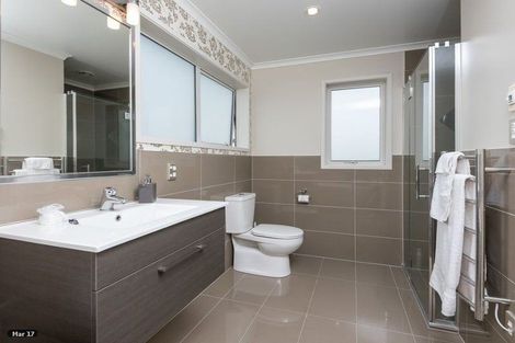 Photo of property in 1 Citation Way, Botany Downs, Auckland, 2010