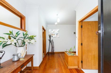 Photo of property in 546 Featherston Street, Roslyn, Palmerston North, 4414