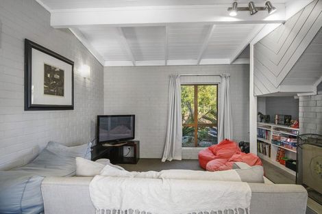 Photo of property in 412 Taupaki Road, Kumeu, 0892