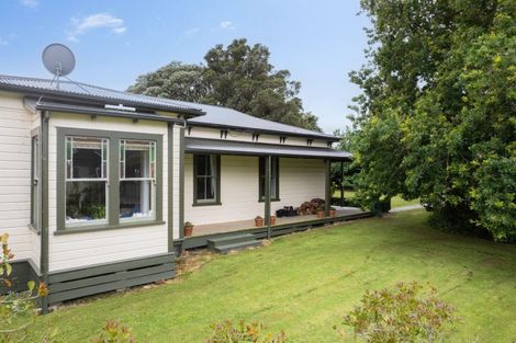 Photo of property in 70 Tokomaru Road East, Tokomaru, Palmerston North, 4474