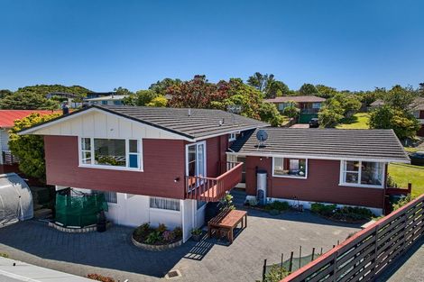 Photo of property in 22 Reese Jones Grove, Maungaraki, Lower Hutt, 5010