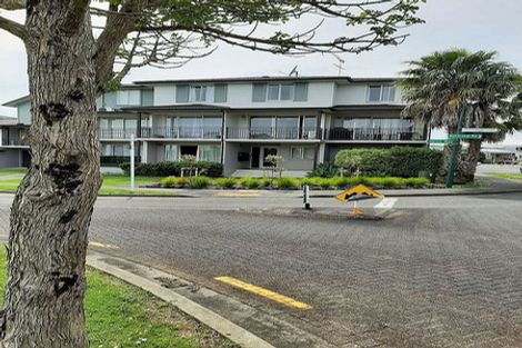 Photo of property in 2/1 Opito Way, East Tamaki, Auckland, 2013