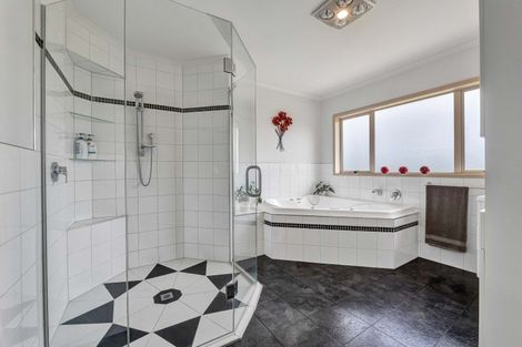 Photo of property in 550 Mountain Road, Lepperton, New Plymouth, 4373