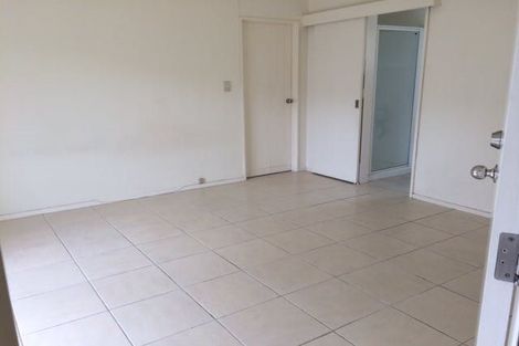 Photo of property in 16 Kauri Glen Road, Northcote, Auckland, 0627