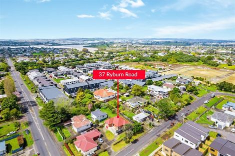 Photo of property in 37 Ryburn Road, Mount Wellington, Auckland, 1062