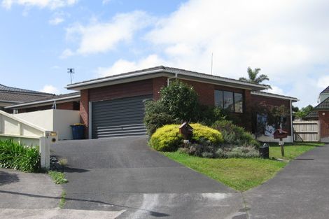 Photo of property in 1/15 Bass Street, West Harbour, Auckland, 0618
