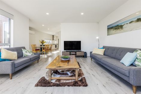 Photo of property in 2 Turehu Road, Papakura, 2110