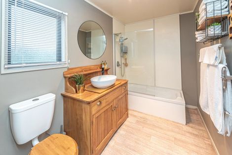 Photo of property in 14 Golf Vue Place, Castlecliff, Whanganui, 4501