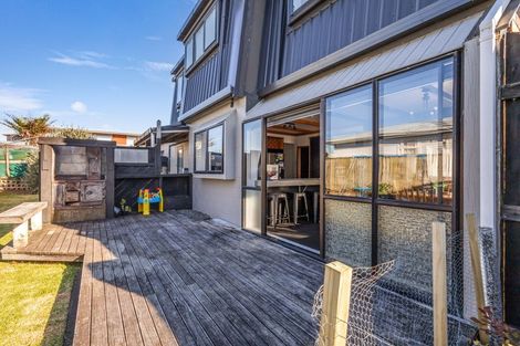 Photo of property in 44 Park Lane, Waitara, 4320