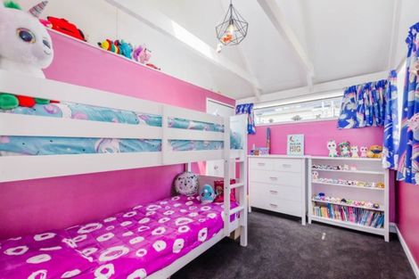 Photo of property in 13 Walton Road, Paraparaumu Beach, Paraparaumu, 5032