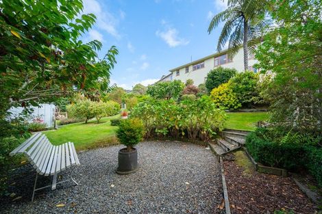 Photo of property in 6 Te Reinga View, Tawa, Wellington, 5028