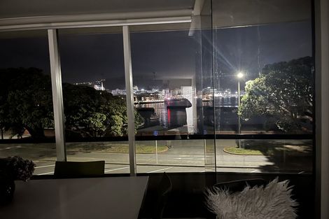 Photo of property in 2/130 Oriental Parade, Oriental Bay, Wellington, 6011