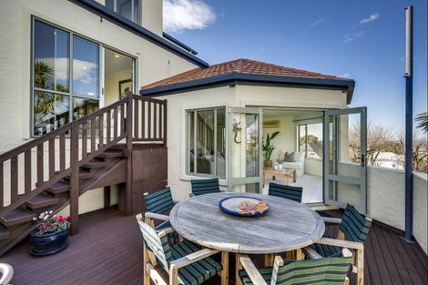 Photo of property in 11 Sealy Road, Bluff Hill, Napier, 4110