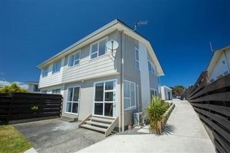 Photo of property in 12a Kingsbridge Place, Newlands, Wellington, 6037