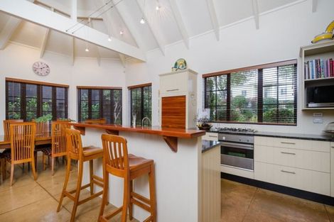 Photo of property in 9 Kahala Place, West Harbour, Auckland, 0618