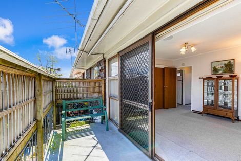 Photo of property in 2/33 Swanson Road, Henderson, Auckland, 0610
