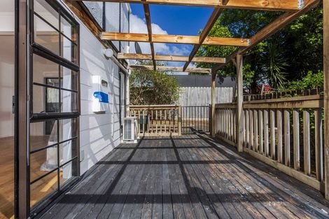 Photo of property in 2/189 Onewa Road, Birkenhead, Auckland, 0626