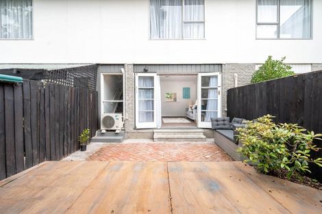 Photo of property in 2/53 Mathesons Road, Phillipstown, Christchurch, 8011