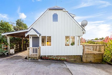 Photo of property in 1/51 Aeroview Drive, Beach Haven, Auckland, 0626