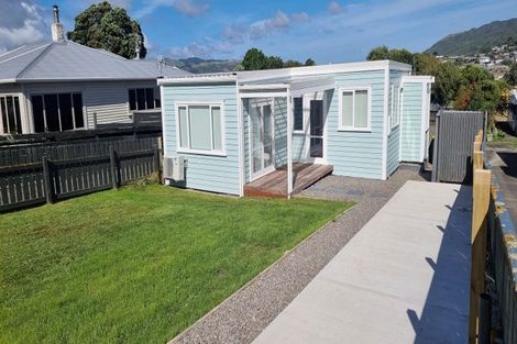 Photo of property in 5 Bay Drive, Titahi Bay, Porirua, 5022