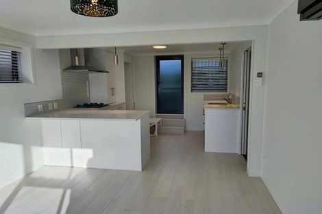 Photo of property in 12 Meadowvale Avenue, Forrest Hill, Auckland, 0620