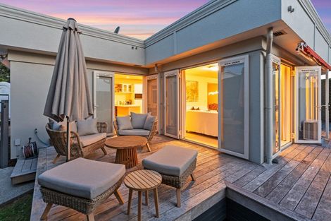 Photo of property in 2/7 Morton Avenue, Forrest Hill, Auckland, 0620