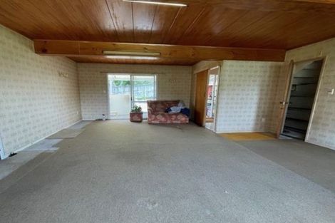 Photo of property in 2 Griffen Park Road, Mount Roskill, Auckland, 1041