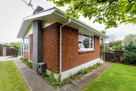 Photo of property in 2 Taunton Place, Lynmouth, New Plymouth, 4310
