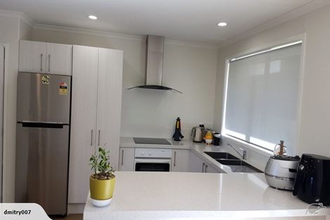 Photo of property in 11 Meharg Place, Fairview Heights, Auckland, 0632