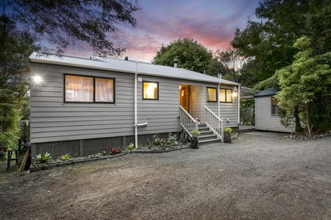 Photo of property in 39 Turanga Road, Henderson Valley, Auckland, 0612