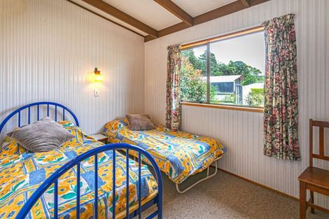 Photo of property in 106 Waverley Place, Whangamata, 3620