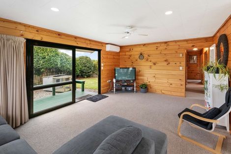 Photo of property in 1 Albert Street, Hawera, 4610