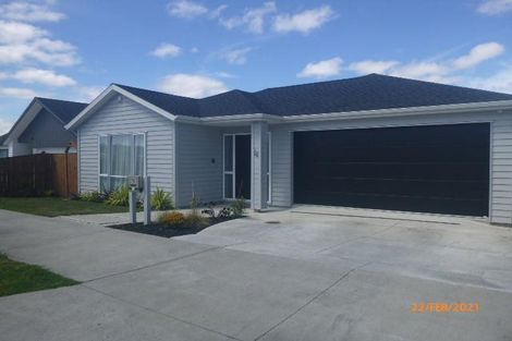 Photo of property in 16 Ropere Street, Kumeu, 0810