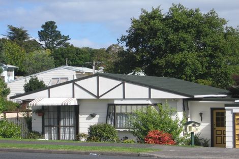 Photo of property in 1/6a Manuka Road, Glenfield, Auckland, 0629