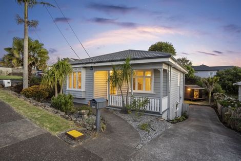 Photo of property in 32 Fergusson Avenue, Sandringham, Auckland, 1025