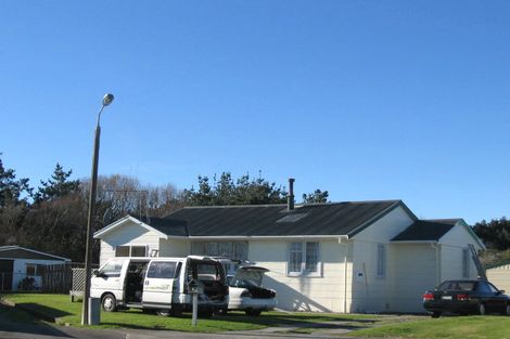 Photo of property in 9 Hewson Crescent, Otaki Beach, Otaki, 5512