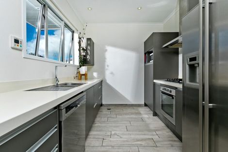 Photo of property in 11 Boardwalk Rise, Long Bay, Auckland, 0630
