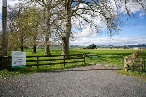 Photo of property in 374 Victoria Road, Pukemoremore, 3493