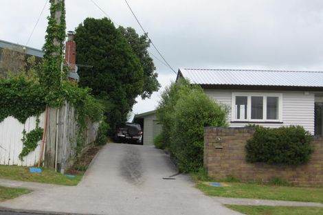 Photo of property in 2/13 Sunnynook Road, Forrest Hill, Auckland, 0620