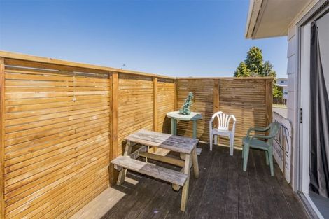 Photo of property in 35 Solway Street, Levin, 5510